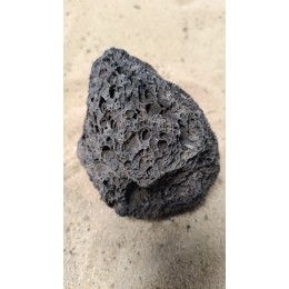 Roca Volcánica negra 419